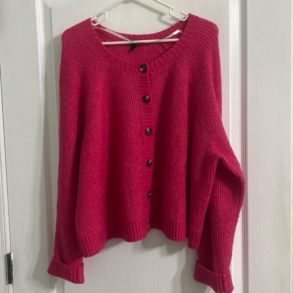 Torrid 3 cropped pink sweater NWOT.